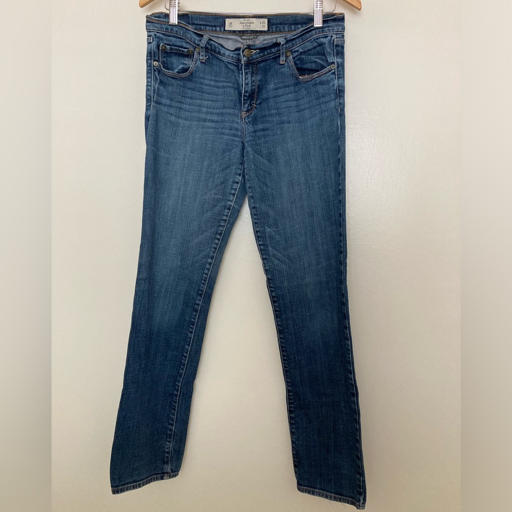 Abercrombie & Fitch Distressed women’s broken in Jeans 8R waist 29 / length 33